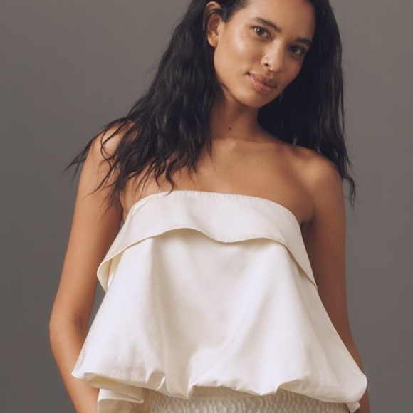 Mare Mare Linen Blend Strapless Silky
Bubble Blouse - Picture 3 of 3